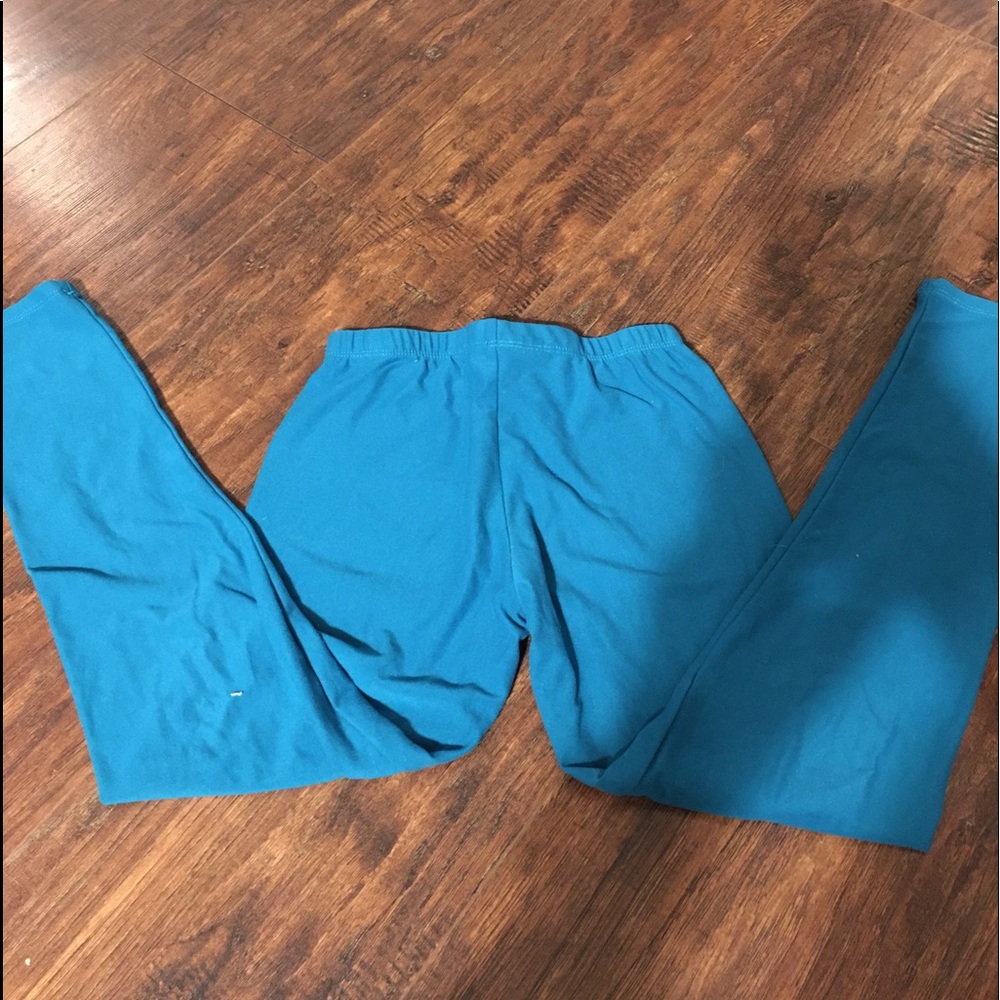 Plain blue leggings!